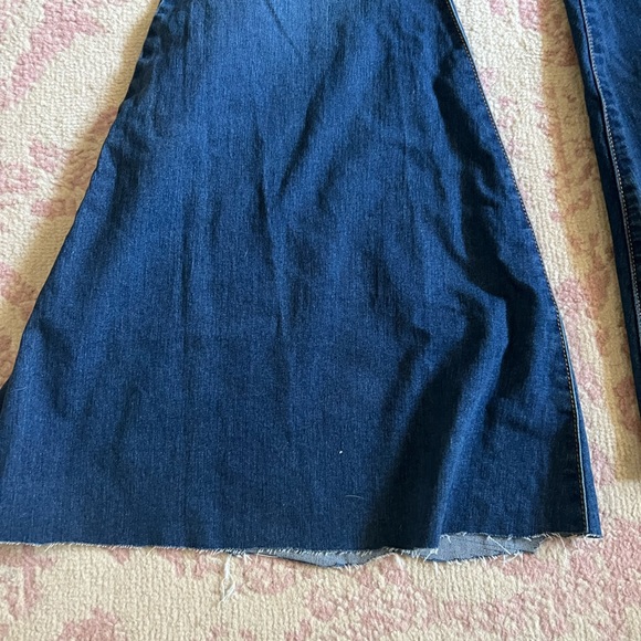 MOVING SALE
 🚨 Free People ultra large flare jeans size W 30 - Picture 2 of 7